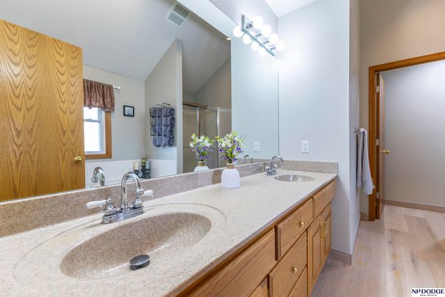 16113 Emiline Street, Omaha, NE 68136