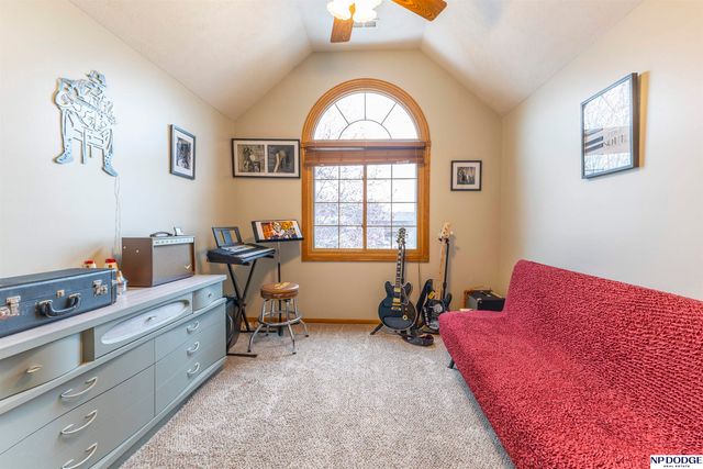 16113 Emiline Street, Omaha, NE 68136