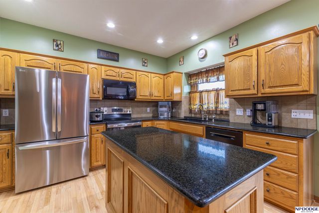 16113 Emiline Street, Omaha, NE 68136