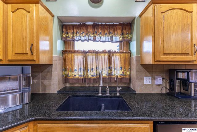 16113 Emiline Street, Omaha, NE 68136