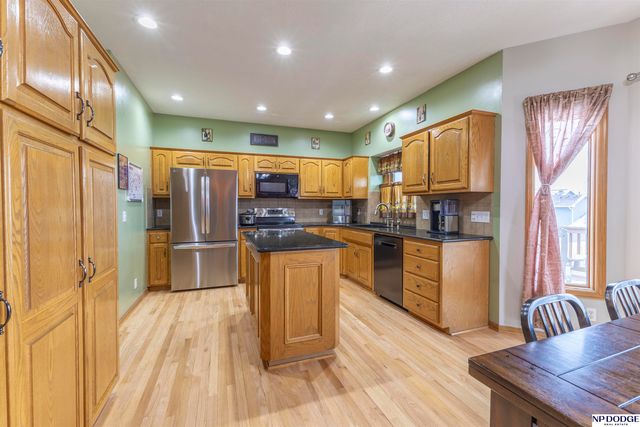 16113 Emiline Street, Omaha, NE 68136