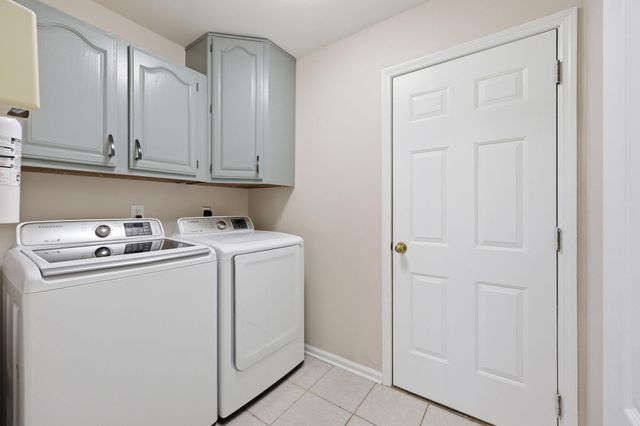 1102 Griffin Gate Drive, Lexington, KY 40511