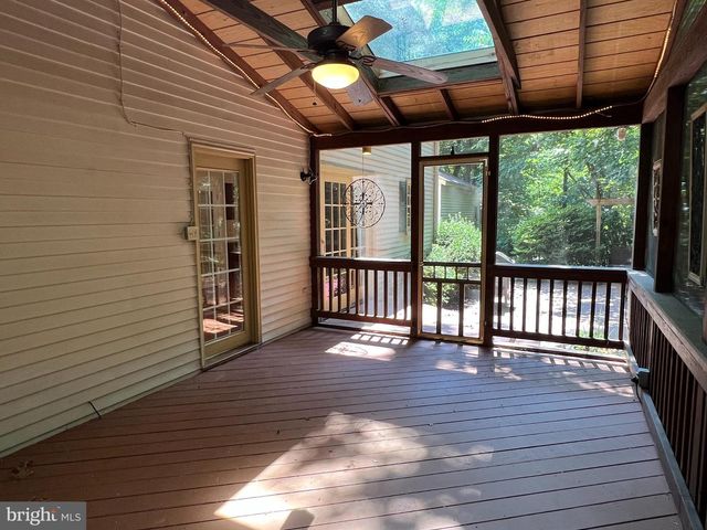 10101 ALSACE CT, Great Falls, VA 22066