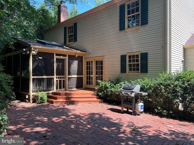 10101 ALSACE CT, Great Falls, VA 22066