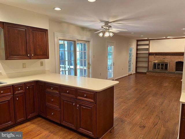 10101 ALSACE CT, Great Falls, VA 22066