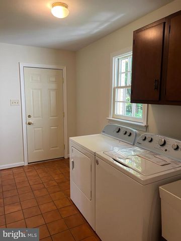 10101 ALSACE CT, Great Falls, VA 22066