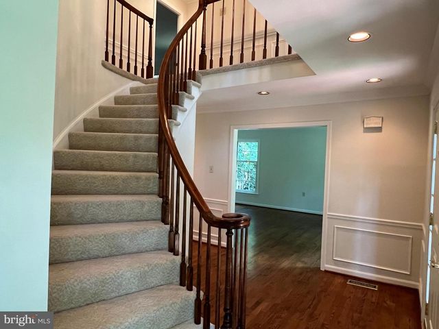 10101 ALSACE CT, Great Falls, VA 22066