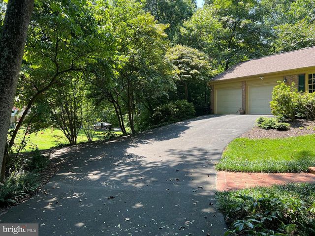 10101 ALSACE CT, Great Falls, VA 22066