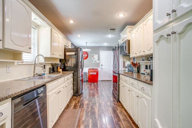 406 Country Club Drive, Joshua, TX 76058