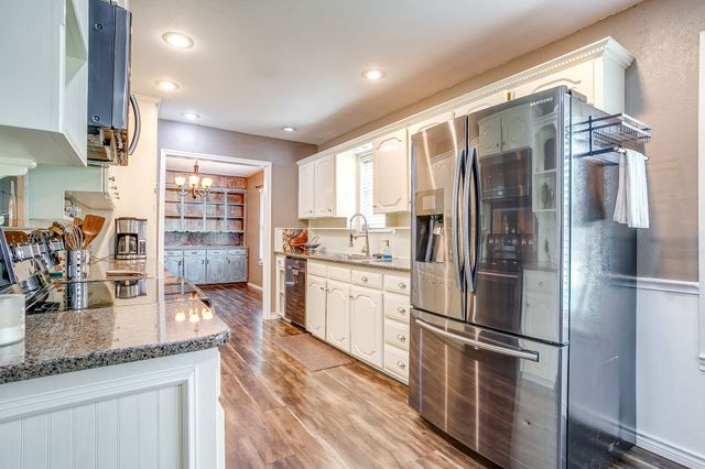 406 Country Club Drive, Joshua, TX 76058