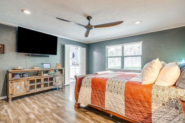 406 Country Club Drive, Joshua, TX 76058