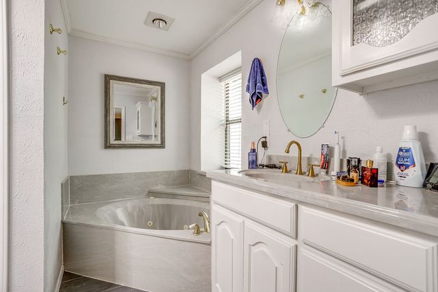 406 Country Club Drive, Joshua, TX 76058