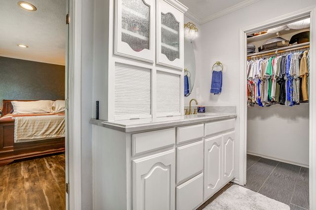 406 Country Club Drive, Joshua, TX 76058