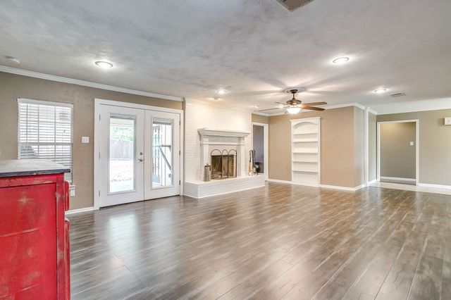 406 Country Club Drive, Joshua, TX 76058