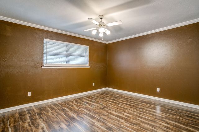 406 Country Club Drive, Joshua, TX 76058