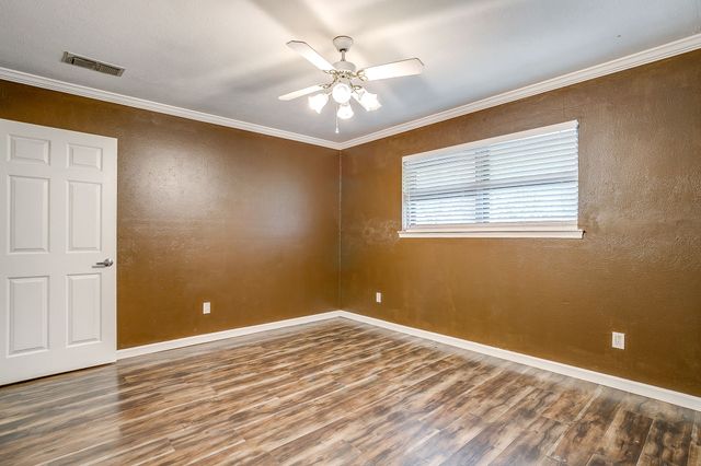 406 Country Club Drive, Joshua, TX 76058