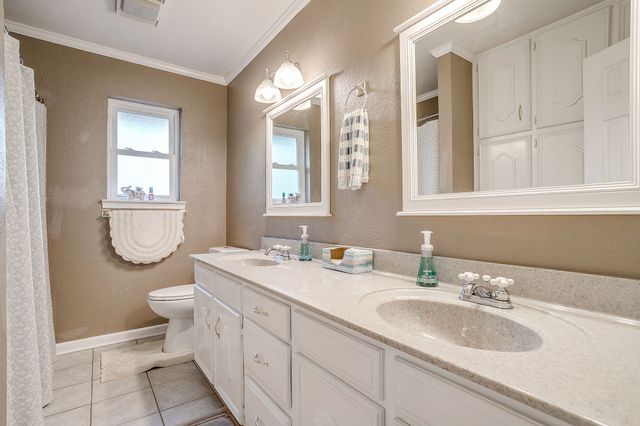 406 Country Club Drive, Joshua, TX 76058