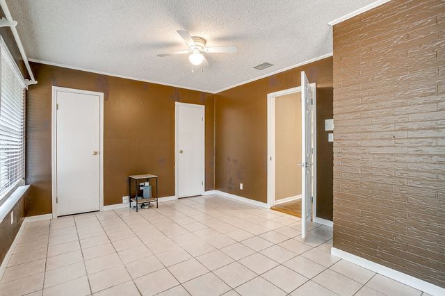 406 Country Club Drive, Joshua, TX 76058