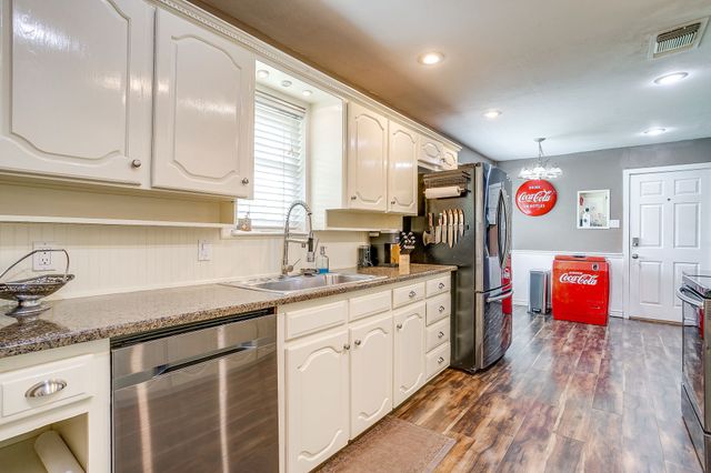 406 Country Club Drive, Joshua, TX 76058