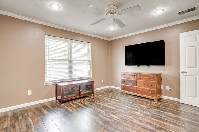 406 Country Club Drive, Joshua, TX 76058