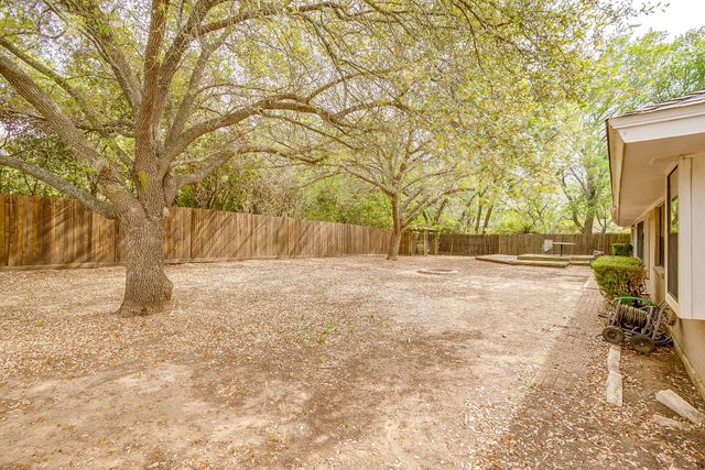 406 Country Club Drive, Joshua, TX 76058