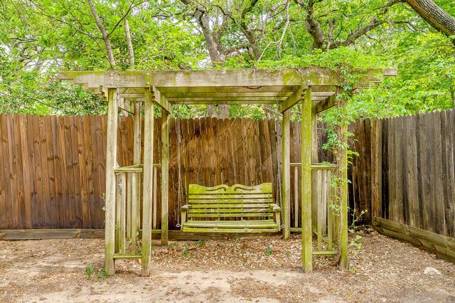 406 Country Club Drive, Joshua, TX 76058