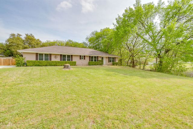 406 Country Club Drive, Joshua, TX 76058