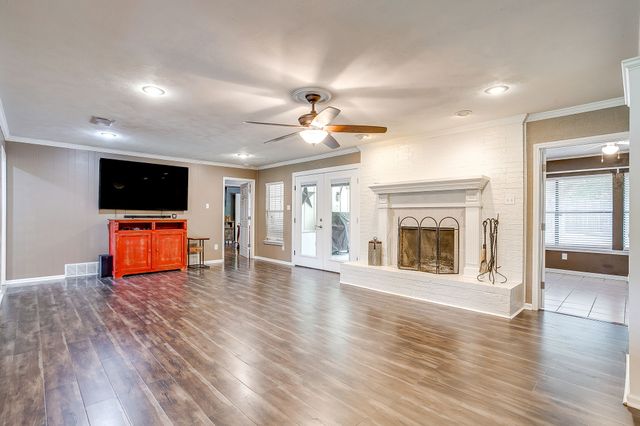 406 Country Club Drive, Joshua, TX 76058