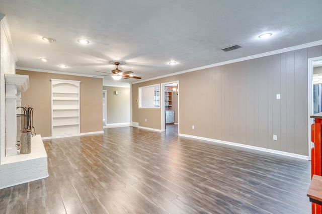 406 Country Club Drive, Joshua, TX 76058