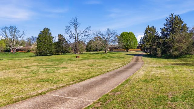 7931 Short Tail Springs Road, Ooltewah, TN 37363