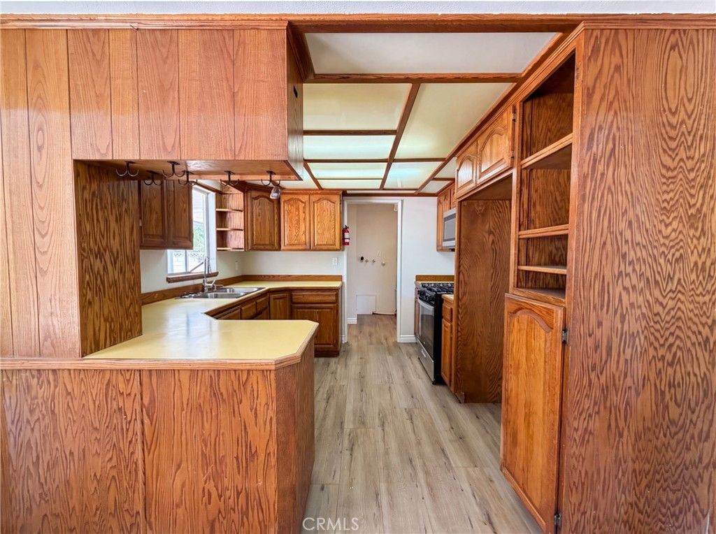 Image 2 of property listing at 13325 Lamel, Edwards, CA 93523