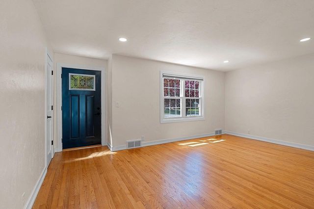 250 TAFT STREET, Green Bay, WI 54301