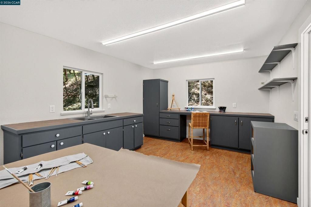 Image 38 of property listing at 1 Greenwood Ct, Orinda, CA 94563