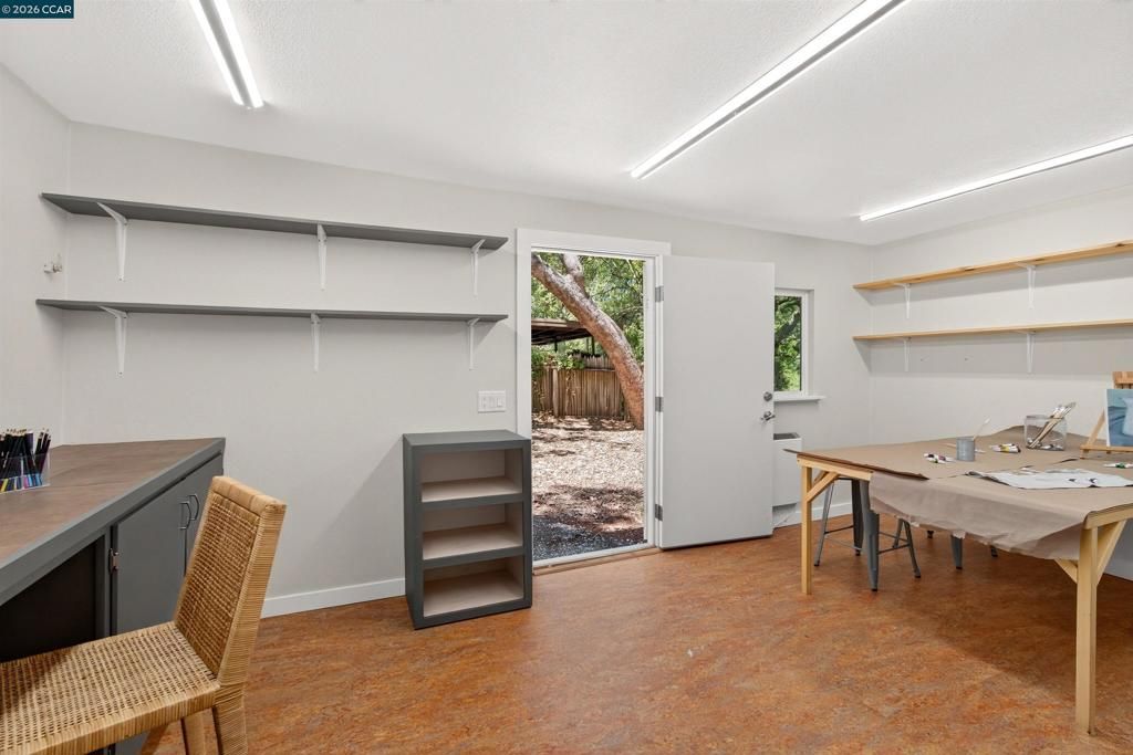 Image 39 of property listing at 1 Greenwood Ct, Orinda, CA 94563