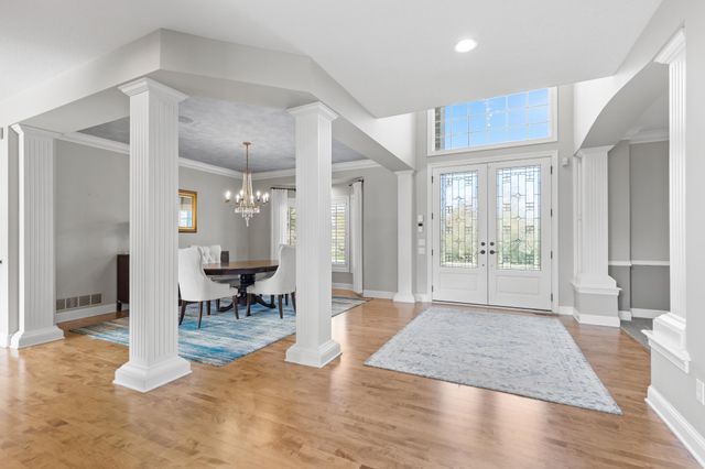 18434 Bearpath Trail, Eden Prairie, MN 55347