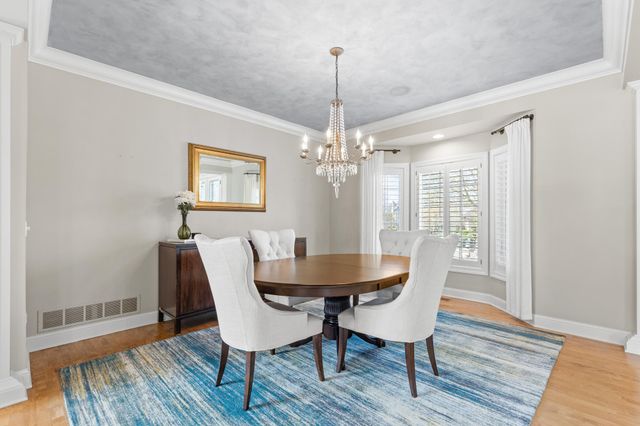 18434 Bearpath Trail, Eden Prairie, MN 55347
