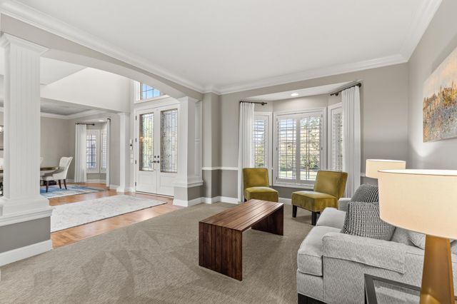 18434 Bearpath Trail, Eden Prairie, MN 55347