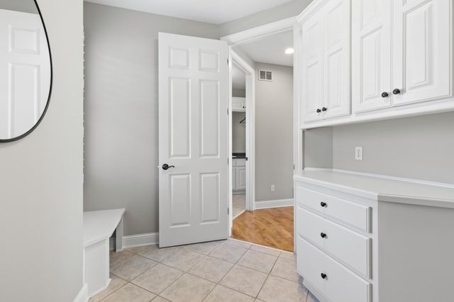 18434 Bearpath Trail, Eden Prairie, MN 55347