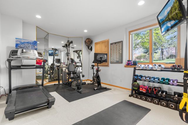 18434 Bearpath Trail, Eden Prairie, MN 55347