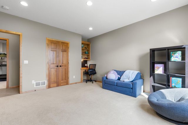 18434 Bearpath Trail, Eden Prairie, MN 55347