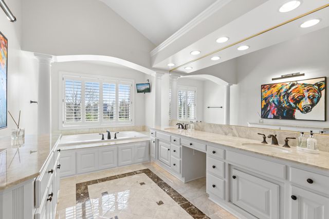 18434 Bearpath Trail, Eden Prairie, MN 55347