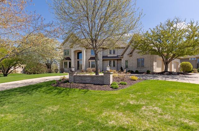 18434 Bearpath Trail, Eden Prairie, MN 55347
