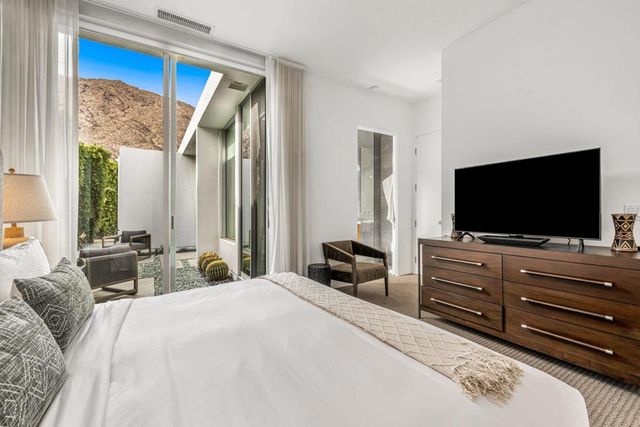 1961 S Palm Canyon Drive, Palm Springs, CA 92264