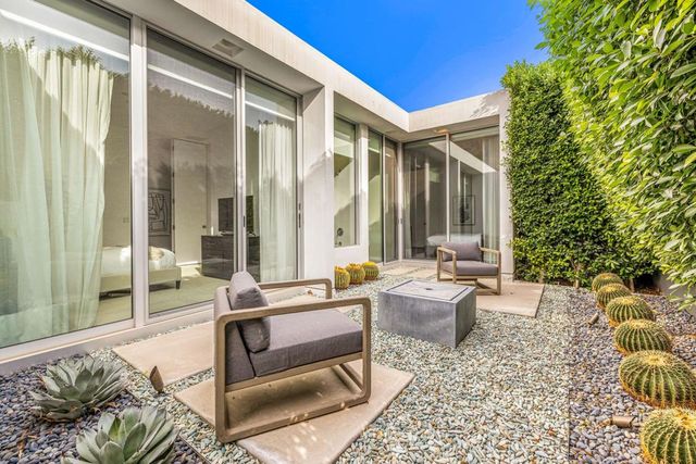 1961 S Palm Canyon Drive, Palm Springs, CA 92264