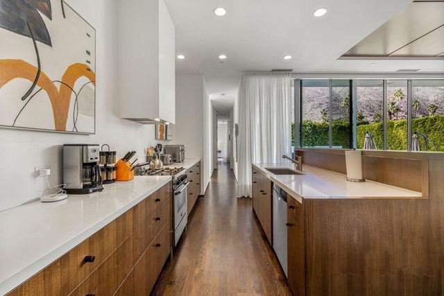 1961 S Palm Canyon Drive, Palm Springs, CA 92264