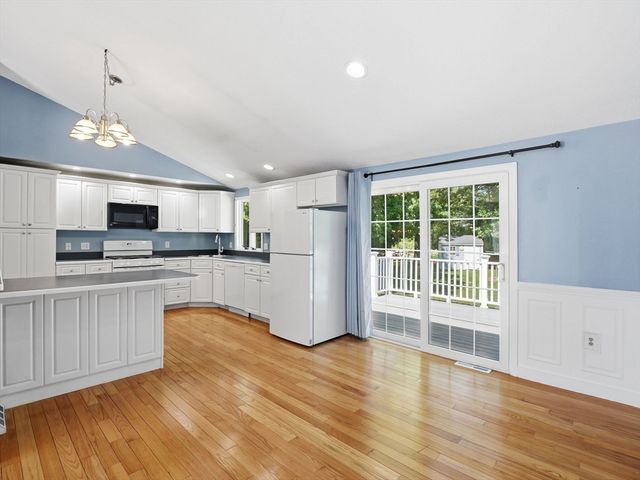20 Franklin St, Billerica, MA 01862