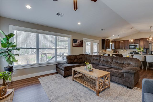 1712 E Saluda Lake Road, Greenville, SC 29611