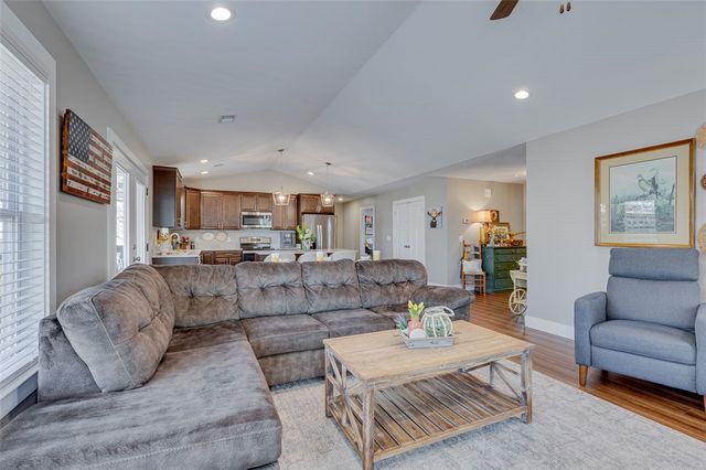 1712 E Saluda Lake Road, Greenville, SC 29611