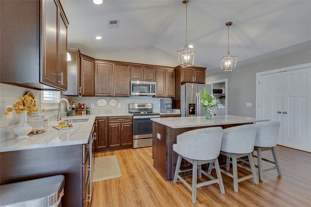 1712 E Saluda Lake Road, Greenville, SC 29611