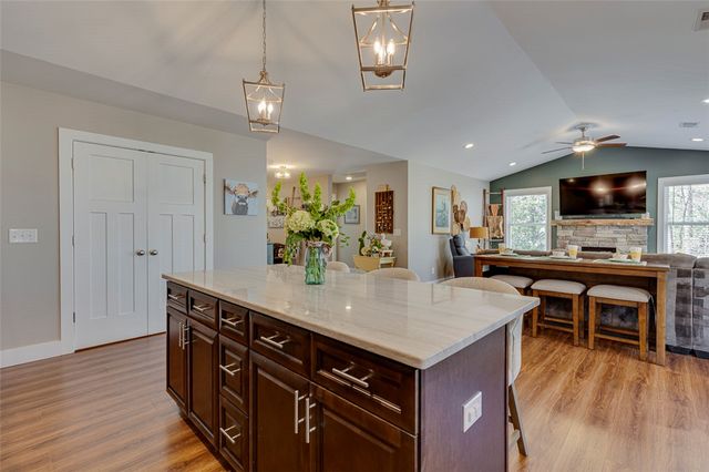 1712 E Saluda Lake Road, Greenville, SC 29611